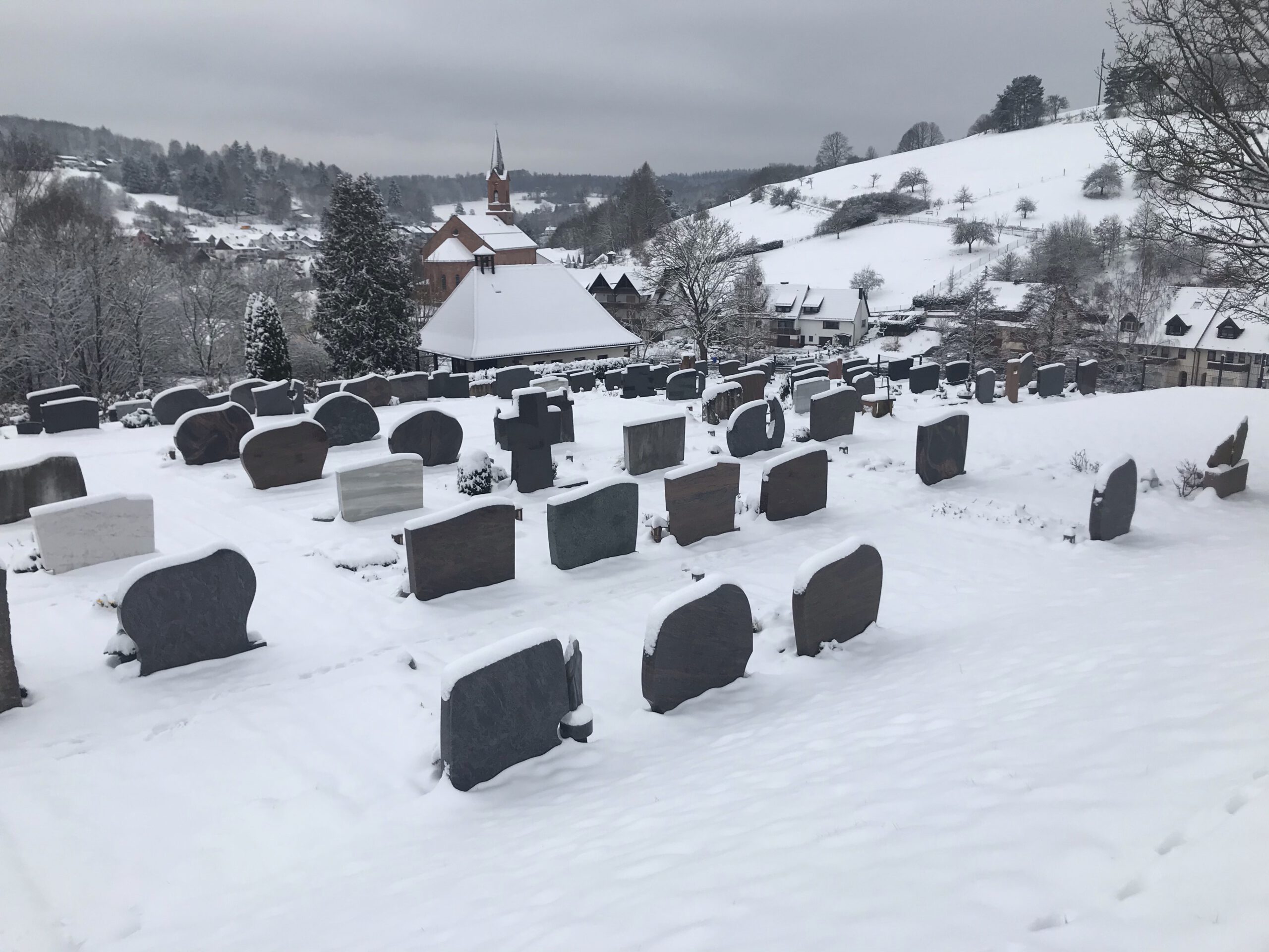 winterlicher Friedhof