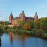 Hier sehen sie das Schloss Johannisburg das Wahrzeichen von Aschaffenburg am bayerischen Untermain.
