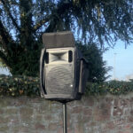 neue Lautsprecher auf Stativ